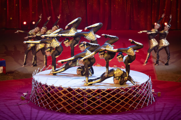 Angels of Mongolian Contortion – Troupe Lodoi